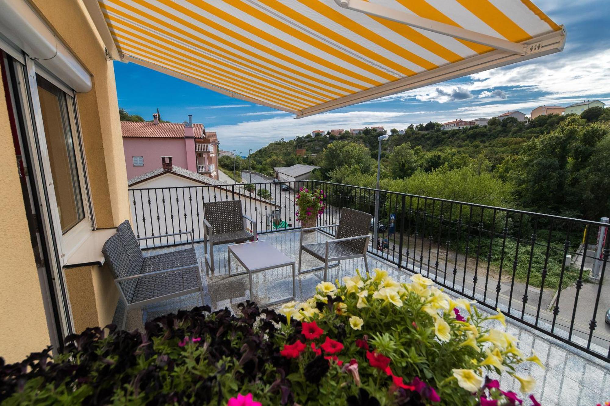Rimac Apartment And Rooms Novi Vinodolski Kültér fotó